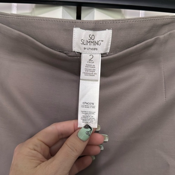 Chico's Gray Ankle-Length Cropped Pants - Picture 3 of 8
